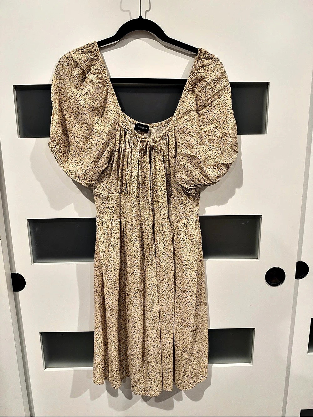 Forever 21+ Plus Size Ditsy Floral Milkmaid Peasant Babydoll Dress
